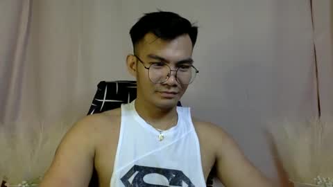 Snapshot of 000batman000 chatting on 12/14/24, 07:18 Bruce online show from 12/14/24, 07:18