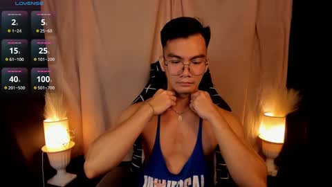 Snapshot of 000batman000 chatting on 02/17/25, 12:32 Bruce online show from 02/17/25, 12:32