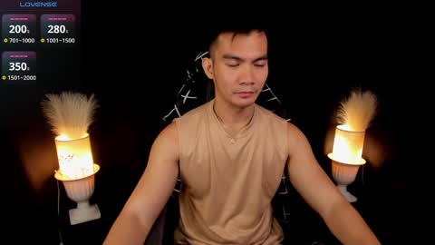 Snapshot of 000batman000 chatting on 03/11/25, 12:39 Bruce online show from 03/11/25, 12:39