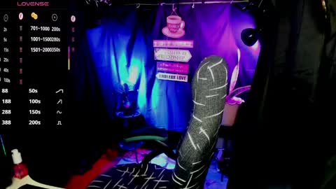 Snapshot of 000batman000 chatting on 03/08/26, 11:14 Bruce online show from 03/08/26, 11:14