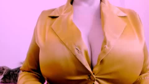 Valeria online show from 10/24/25, 08:00