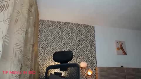 Snapshot of 01tatianats chatting on 12/16/25, 04:34 tatiana online show from 12/16/25, 04:34