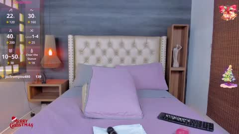 Snapshot of 01victoria chatting on 12/15/24, 04:04 01victoria online show from 12/15/24, 04:04