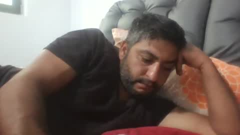 Snapshot of 07901767463 chatting on 09/12/25, 08:03 07901767463 online show from 09/12/25, 08:03