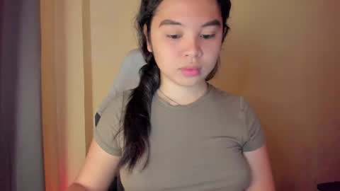 Snapshot of 0wwlo0k chatting on 12/17/25, 03:45 0wwlo0k online show from 12/17/25, 03:45