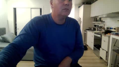 Snapshot of 1029mn chatting on 10/06/25, 04:10 Takin Profits online show from 10/06/25, 04:10