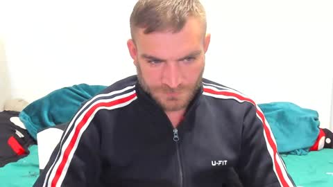 Snapshot of 10in_deluxe chatting on 12/25/24, 08:18 10in_deluxe online show from 12/25/24, 08:18