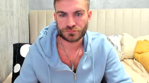 Snapshot of 10in_deluxe chatting on 01/26/25, 08:36 10in_deluxe online show from 01/26/25, 08:36