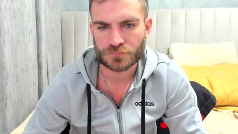 Snapshot of 10in_deluxe chatting on 01/29/25, 08:40 10in_deluxe online show from 01/29/25, 08:40