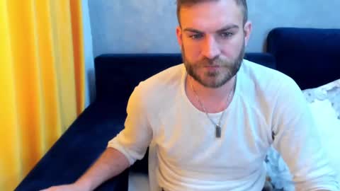 Snapshot of 10in_deluxe chatting on 02/22/25, 07:12 10in_deluxe online show from 02/22/25, 07:12