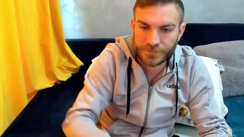 Snapshot of 10in_deluxe chatting on 02/23/25, 06:39 10in_deluxe online show from 02/23/25, 06:39