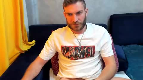 Snapshot of 10in_deluxe chatting on 02/24/25, 10:48 10in_deluxe online show from 02/24/25, 10:48