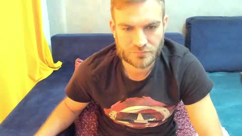 Snapshot of 10in_deluxe chatting on 02/26/25, 06:47 10in_deluxe online show from 02/26/25, 06:47