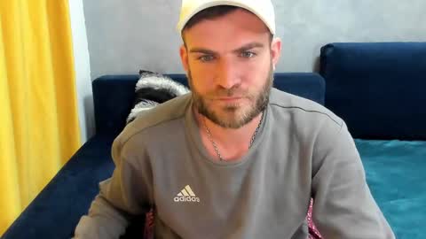 Snapshot of 10in_deluxe chatting on 03/01/25, 05:20 10in_deluxe online show from 03/01/25, 05:20