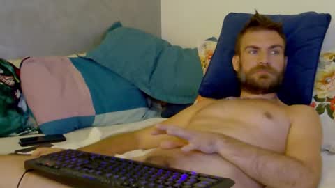 Snapshot of 10in_deluxe chatting on 09/28/25, 05:57 10in_deluxe online show from 09/28/25, 05:57