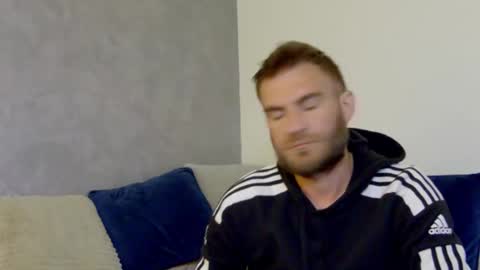 Snapshot of 10in_deluxe chatting on 10/02/25, 07:37 10in_deluxe online show from 10/02/25, 07:37