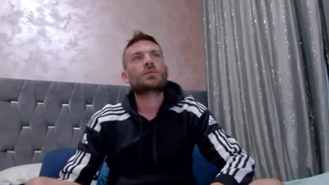 Snapshot of 10in_deluxe chatting on 10/24/25, 08:11 10in_deluxe online show from 10/24/25, 08:11