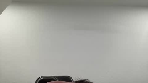 10incheslong123 online show from 01/29/25, 02:09