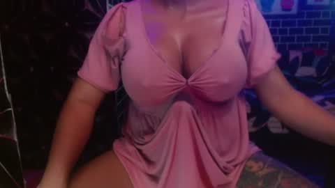 Snapshot of 11inchmonstercock4u chatting on 06/25/26, 02:00 i am trixie im Your Selfsucking Mistress online show from 06/25/26, 02:00