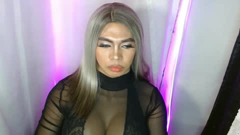 Snapshot of 11inchsinglecious chatting on 01/23/25, 09:18 HUGECOCK online show from 01/23/25, 09:18