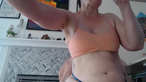 Aurora Willows online show from 05/03/26, 02:56