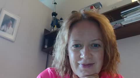 Snapshot of 12ennie chatting on 09/10/25, 06:35 12ennie online show from 09/10/25, 06:35