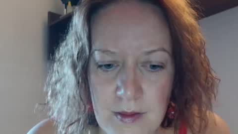 Snapshot of 12ennie chatting on 10/17/25, 06:16 12ennie online show from 10/17/25, 06:16