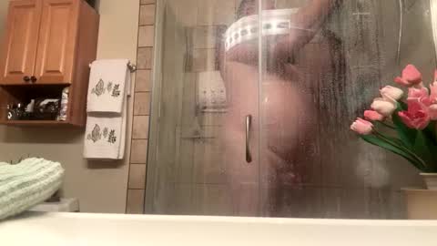 Snapshot of 12sil chatting on 02/18/26, 01:51 12sil online show from 02/18/26, 01:51