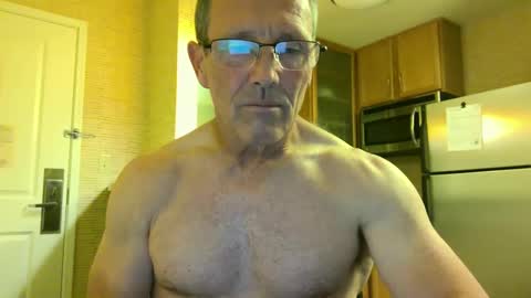 Snapshot of 13glanmorfa chatting on 12/14/24, 01:49 13glanmorfa online show from 12/14/24, 01:49