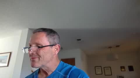 Snapshot of 13glanmorfa chatting on 01/24/25, 04:17 13glanmorfa online show from 01/24/25, 04:17