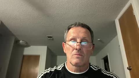 Snapshot of 13glanmorfa chatting on 02/13/25, 04:43 13glanmorfa online show from 02/13/25, 04:43