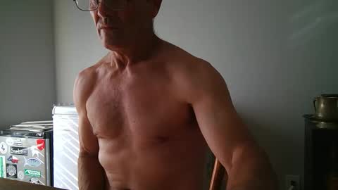 Snapshot of 13glanmorfa chatting on 09/19/25, 02:29 13glanmorfa online show from 09/19/25, 02:29