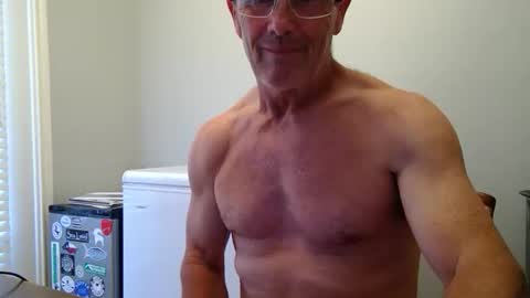 Snapshot of 13glanmorfa chatting on 10/16/25, 08:21 13glanmorfa online show from 10/16/25, 08:21