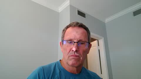 Snapshot of 13glanmorfa chatting on 11/10/25, 02:38 13glanmorfa online show from 11/10/25, 02:38