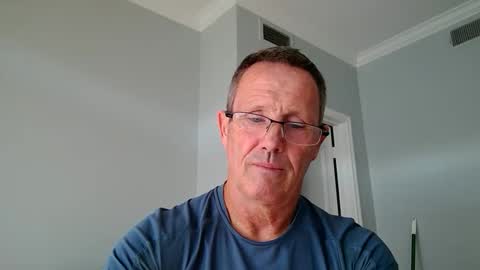 Snapshot of 13glanmorfa chatting on 11/22/25, 04:17 13glanmorfa online show from 11/22/25, 04:17