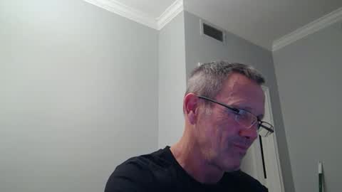 Snapshot of 13glanmorfa chatting on 11/24/25, 01:49 13glanmorfa online show from 11/24/25, 01:49