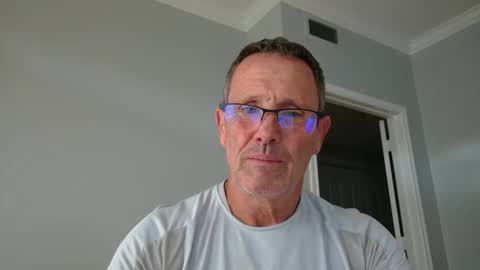 Snapshot of 13glanmorfa chatting on 11/27/25, 03:03 13glanmorfa online show from 11/27/25, 03:03