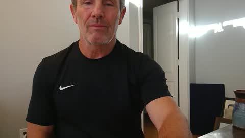 Snapshot of 13glanmorfa chatting on 01/16/26, 02:21 13glanmorfa online show from 01/16/26, 02:21