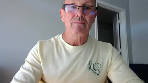 Snapshot of 13glanmorfa chatting on 01/17/26, 05:38 13glanmorfa online show from 01/17/26, 05:38