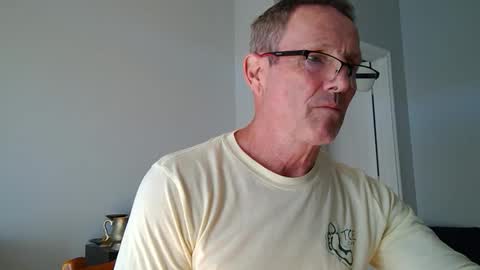 Snapshot of 13glanmorfa chatting on 01/18/26, 04:55 13glanmorfa online show from 01/18/26, 04:55