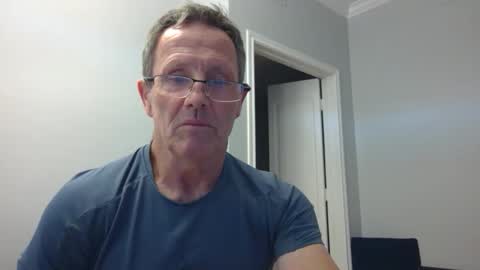 Snapshot of 13glanmorfa chatting on 02/28/26, 02:18 13glanmorfa online show from 02/28/26, 02:18