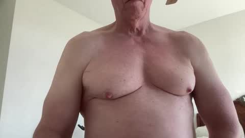 Snapshot of 1800fun2 chatting on 12/16/25, 06:46 1800fun2 online show from 12/16/25, 06:46