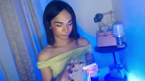 Snapshot of 18_nicole chatting on 12/20/25, 04:25 barbie online show from 12/20/25, 04:25