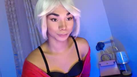 Snapshot of 18_nicole chatting on 12/22/25, 10:51 barbie online show from 12/22/25, 10:51