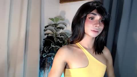 Snapshot of 18_nicole chatting on 03/28/26, 10:48 barbie online show from 03/28/26, 10:48