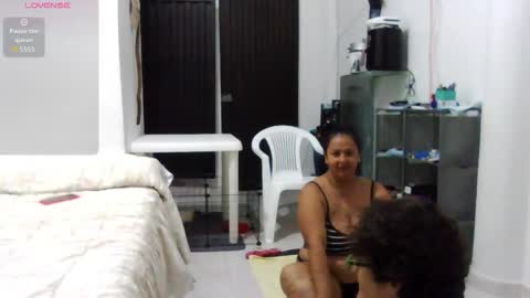 Snapshot of 18and45couple chatting on 01/18/26, 02:26 18and45couple online show from 01/18/26, 02:26