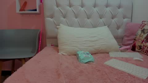 Snapshot of 18candy chatting on 01/18/25, 10:17 18candy online show from 01/18/25, 10:17