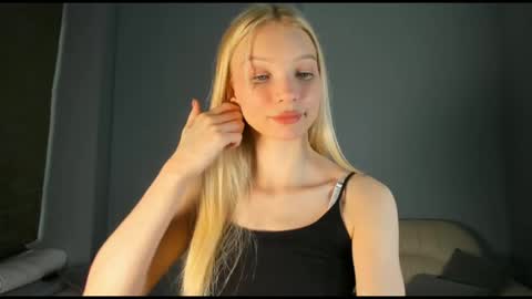 Kira online show from 12/04/25, 04:55