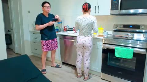 Tong  Ralph online show from 02/04/26, 02:06