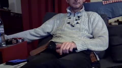 Snapshot of 18remy45 chatting on 01/12/25, 07:53 18remy45 online show from 01/12/25, 07:53